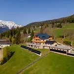 Laerchenhof 01 아파트 *