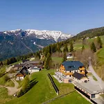 Апартаменты Laerchenhof 01 *
