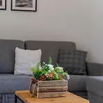 Laerchenhof 01 Апартаменты *