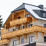 Laerchenhof 01 *