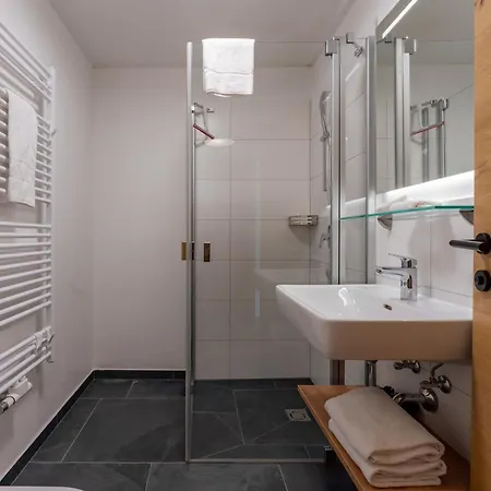 Apartamento Laerchenhof 01 *