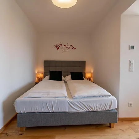 Apartamento Laerchenhof 01 *