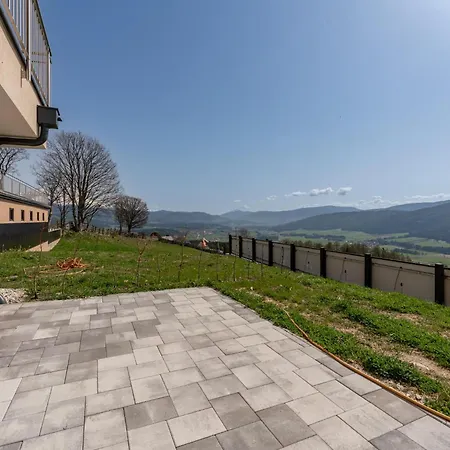 Apartment Laerchenhof 01 *