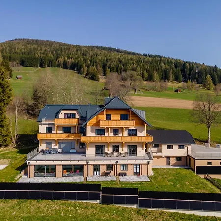 Apartment Laerchenhof 01 *